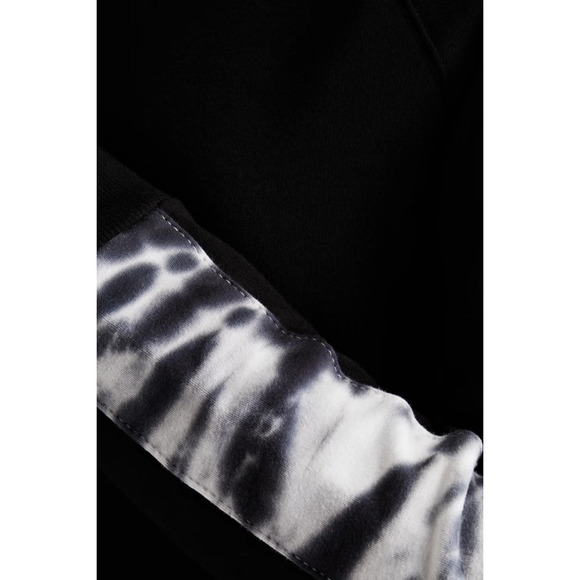 MONROW Layered Printed Soft Sweatshirt in Black & White Size XS - Picture 3 of 16